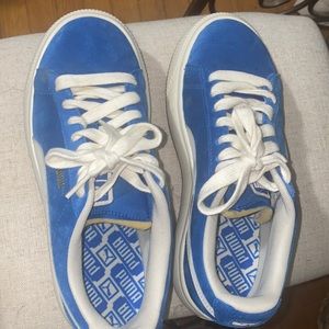 Women’s size 9 platform Pumas